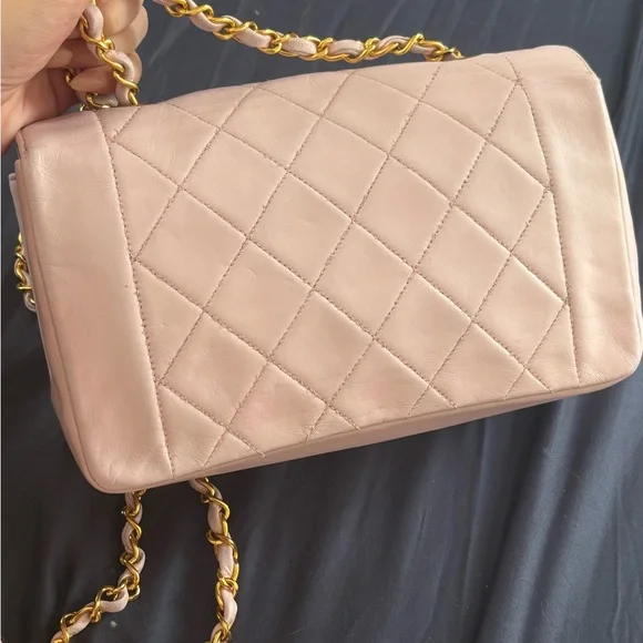 Vintage Pink Chanel Diana - Picture 5 of 13